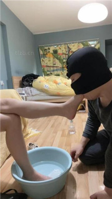 图片[16]_【黑泽兮】刷鞋匠实录-清理超脏小白鞋棉袜_HD绳艺资源