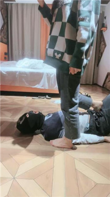 图片[13]_【子衿】双奴-狂舔酸奶脚/踩踏插嘴脚耳光_HD绳艺资源