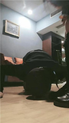 图片[13]_【婷S】转胯爬行/清理长靴/踩踏地板喂食_HD绳艺资源