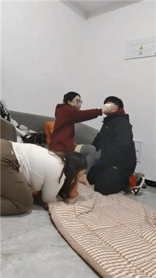 【樱樱】情侣主-让闺蜜下跪伺候-奴下奴/舔脚/耳光【五】_HD绳艺资源