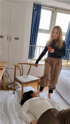 图片[8]_【婷S】转胯爬行/清理长靴/踩踏地板喂食_HD绳艺资源