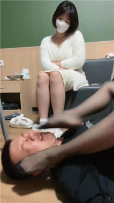 图片[9]_【莉宝儿】带素人175女大学生-膝盖顶裆/混合圣水/虐乳/脚耳光_HD绳艺资源