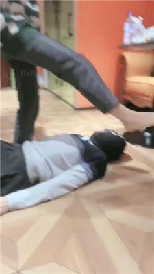 图片[11]_【子衿】双奴-狂舔酸奶脚/踩踏插嘴脚耳光_HD绳艺资源