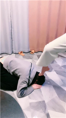 图片[12]_【大小姐S】牵狗链/跪舔脏鞋白袜/艺术闻鞋_HD绳艺资源