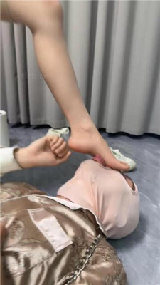 图片[30]_【樱木花道】素人首调-喂圣水/清理脏鞋底/踢踹/插嘴踩踏_HD绳艺资源