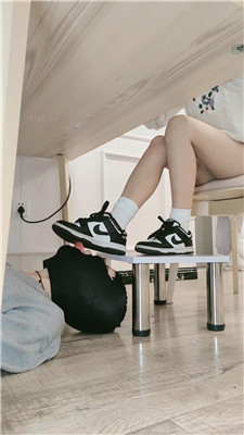 图片[5]_【嘀嘀哒嘀】桌底视角-脏鞋白棉袜踩【完整版】_HD绳艺资源