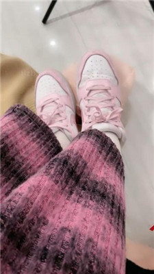 图片[16]_【cc.s】超脏粉色运动鞋白袜踩踏_HD绳艺资源