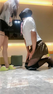 图片[17]_【小软】变装奴-跪舔高帮帆布鞋/清理多双鞋子/吐口水舔船袜_HD绳艺资源