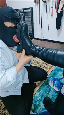 图片[3]_【西安欣】跪舔脏长靴/喂口水/臭脚捂脸/骑马_HD绳艺资源