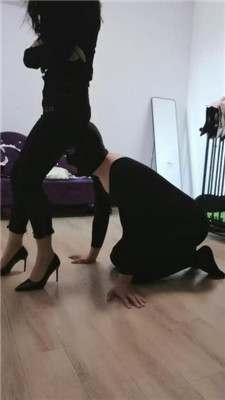 图片[8]_【凌儿女神】训练/转胯/碾压踩狗头/手铐反绑/抽耳光/关狗笼_HD绳艺资源