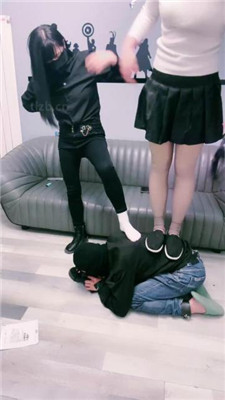 图片[12]_【韩韩】双S-踢踹踩踏训练/人体鞋架/转胯喝圣水【双视角版】_HD绳艺资源