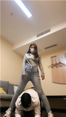 图片[3]_【榕s】运动鞋踩狗头/转胯狗爬/掐乳_HD绳艺资源