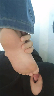 图片[14]_【樱樱】桌底视角-高中生S让狗除脚臭【下】_HD绳艺资源