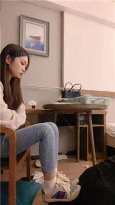 【川野尤娜】老爹鞋白袜踩/喂大量口水/吃袜子_HD绳艺资源