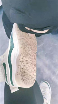 图片[6]_【奶糖】运动后超脏鞋臭白袜踩虐/气味控制辱_HD绳艺资源