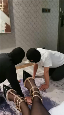 图片[4]_【皮皮】调双奴-骑马转胯/坐垫脚垫/高跟踩踏/抽耳光_HD绳艺资源