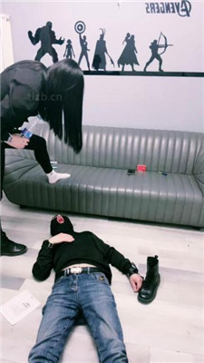 图片[13]_【韩韩】双S-踢踹踩踏训练/人体鞋架/转胯喝圣水【双视角版】_HD绳艺资源