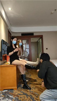 图片[13]_【小雅老师】双S虐双奴-长靴踢踹踩踏/脚插嘴/磕头/【双视角版】_HD绳艺资源