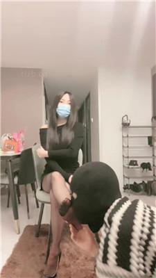 【甜一】性感小姐姐黑丝虐-深喉插嘴/抽耳光_HD绳艺资源