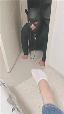 【上上】夜跑后超臭船袜让男友闻【完整版】_HD绳艺资源