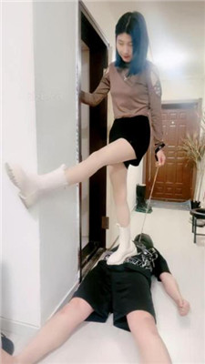 图片[17]_【兔兔大人】跪舔白短靴/转胯骑马/提档/全体重跳踩_HD绳艺资源