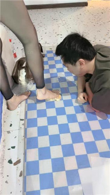 图片[18]_【Lel】脚插嘴/裸足踩狗脸/脚踩喂食_HD绳艺资源