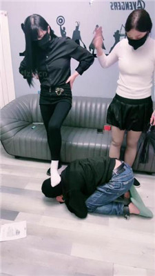 图片[11]_【韩韩】双S-踢踹踩踏训练/人体鞋架/转胯喝圣水【双视角版】_HD绳艺资源