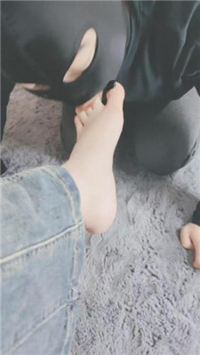 图片[4]_【灵竹】红高跟恋足跪舔/吮吸脚趾_HD绳艺资源