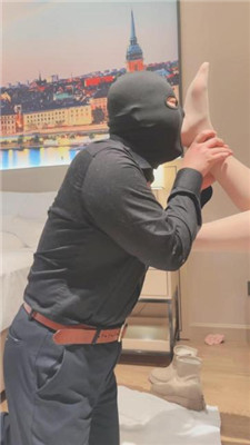 图片[8]_【赵奈奈】品尝裸足/踩脖窒息/吃白袜/清理白靴底_HD绳艺资源