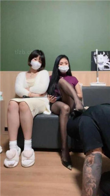 【莉宝儿】带素人175女大学生-膝盖顶裆/混合圣水/虐乳/脚耳光_HD绳艺资源
