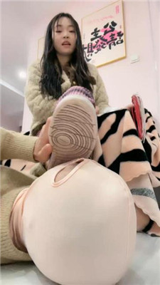 图片[14]_【cc.s】超脏粉色运动鞋白袜踩踏_HD绳艺资源