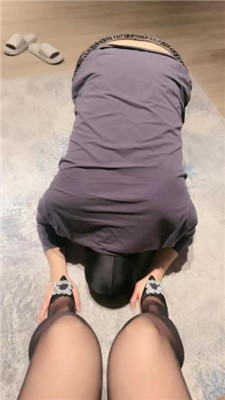【然然】碾压踩狗爪/闻舔黑丝高跟_HD绳艺资源
