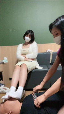 图片[6]_【莉宝儿】带素人175女大学生-膝盖顶裆/混合圣水/虐乳/脚耳光_HD绳艺资源