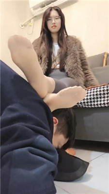 图片[3]_【嘉妮】当脚垫/长靴肉丝踩/臭脚捂脸_HD绳艺资源