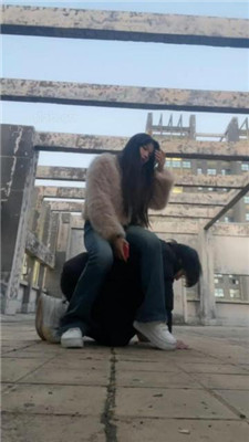 图片[6]_【素人挖掘机】户外开发-小白鞋提档/人肉座椅/耳光_HD绳艺资源