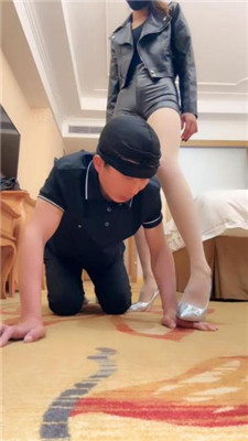 图片[20]_【美娜格格】生气暴打暴踹犯错家奴【完整版】_HD绳艺资源