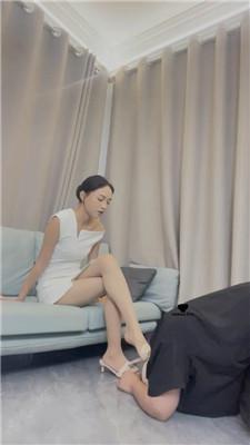 【素人挖掘机】骑马转胯/踩踏人肉地毯/深喉 bf43323_HD绳艺资源