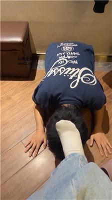 【清酒女主】奶狗沉浸式舔白袜裸足/脚喂食 JS241112-60_HD绳艺资源