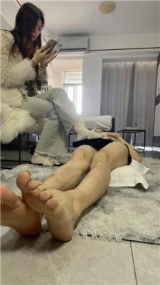 【沐沐大大】毛拖鞋白袜踩-藤条抽 bf50817_HD绳艺资源