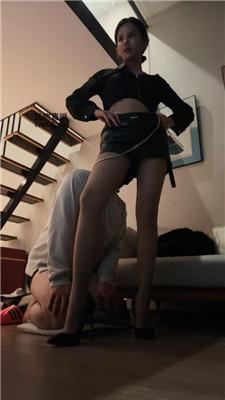 【亚兮】模特S-黑丝美腿诱惑废物奴 bf50914_HD绳艺资源