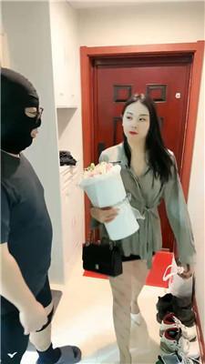 【乔伊】碾压狗爪/抽耳光/胯下辱绿帽 bf49197_HD绳艺资源