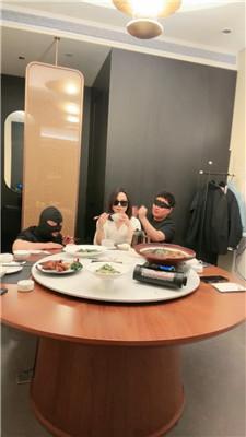【辣姐】饭店玩双狗/靴底喂食 bf51617_HD绳艺资源