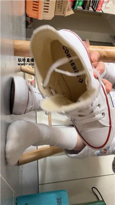 萧萧大人 白色匡威帆布鞋    250420-21_HD绳艺资源