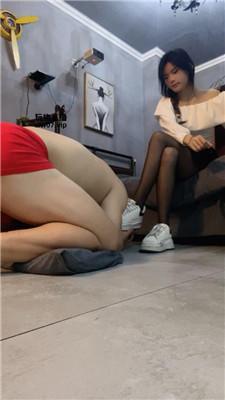 沐沐 小白鞋黑丝踩虐贱奴 bf52549_HD绳艺资源