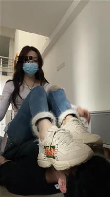 煎饼狗子 脚深喉-舔老爹鞋白船袜 JS250429-3_HD绳艺资源