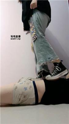 黑兔 高帮鞋全体重踩踏 bf53470_HD绳艺资源