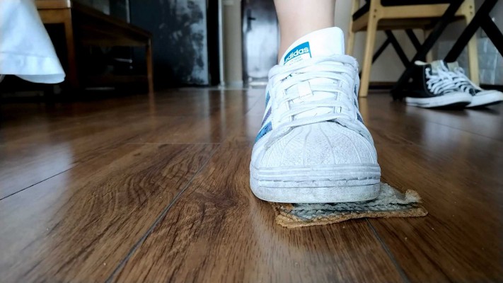 图片[13]_小鱼女神汗臭脚丫穿贝壳+高帮匡威践踏贱狗晚餐 YC-241018-4_HD绳艺资源