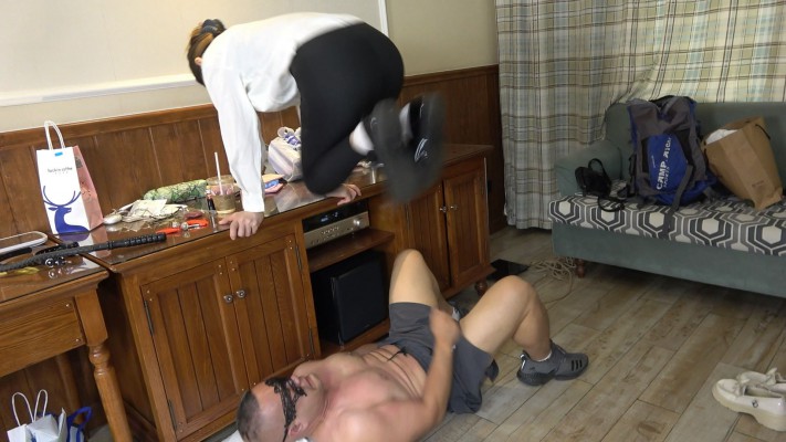 图片[5]_领主老大 白袜踩踏行刑逼供，踩死贱狗 YC-241024-4_HD绳艺资源