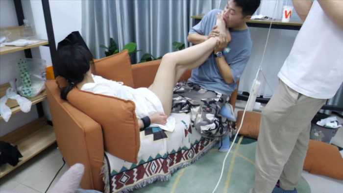 图片[2]_第5风格 剧情00后被入室抢劫绳艺技巧勒晕舔脚 第三部 JS241204~1_HD绳艺资源