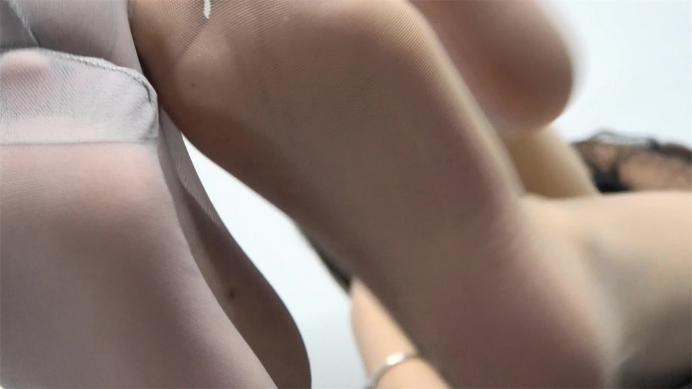 图片[8]_晓G凌S女主人们脚尖加固酸臭丝袜脚底 服侍美脚入睡 pov 实况特写 YC-241017-5_HD绳艺资源
